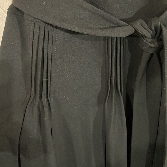 Calvin Klein Sleeveless Dress Pleated with Belt. Size 4. - Picture 3 of 5